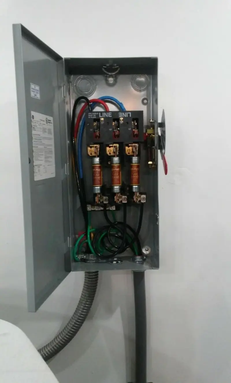 Three-phase disconnect switch installed for Smoke Detector Installation in Walnut Park